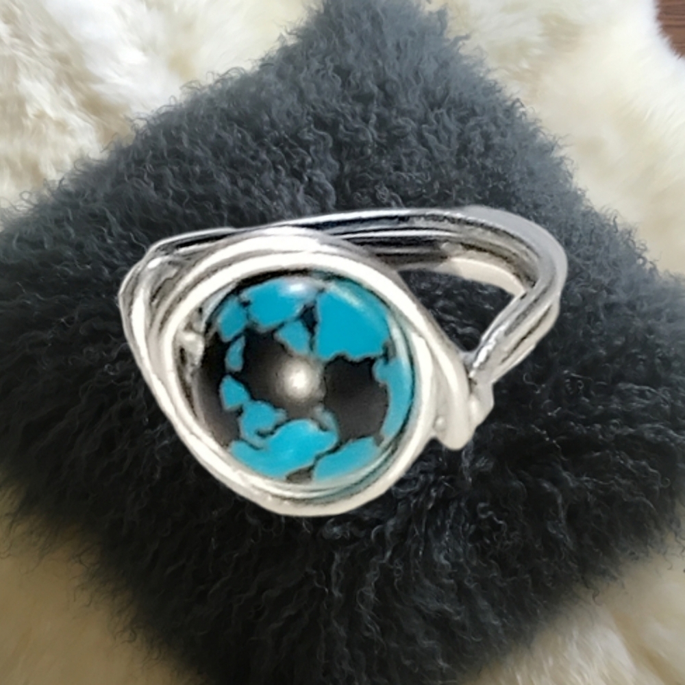 Wired Ring w/Blue & Black Reconstituted Turquoise Stone